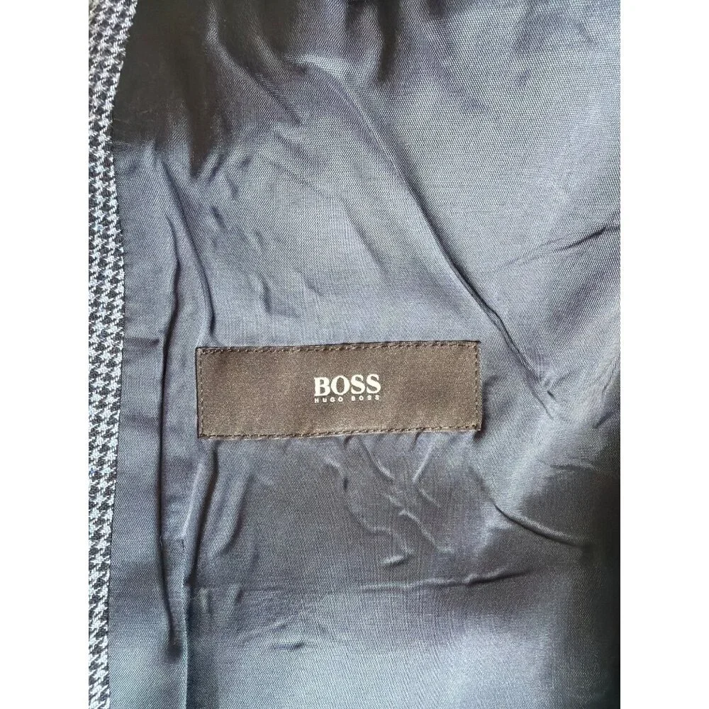 Boss Hugo Boss Slim-Fit Blazer in a Houndstooth Light Blue Mens Size 42S